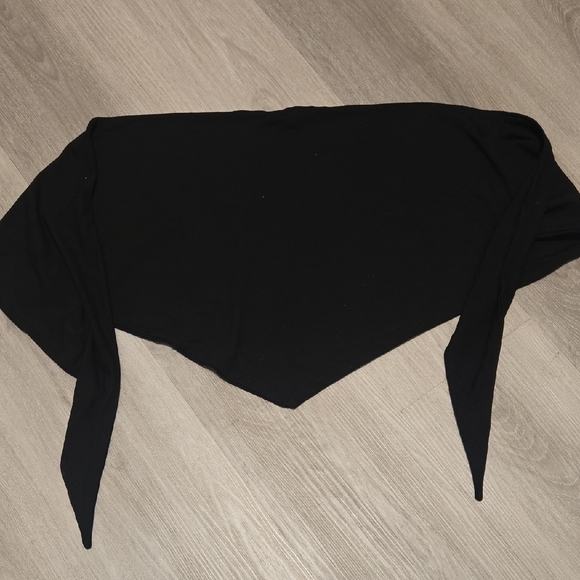 Black Bandana Scarf Top - Picture 3 of 3